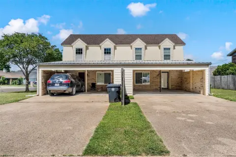 Updated Duplex with Carports