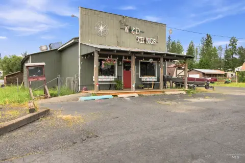 Restaurant with Walk-In Cooler