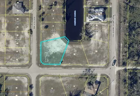 Waterfront Lot in Cape Coral