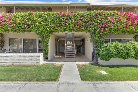 Charming Cottage-Style Home in Rancho Mirage