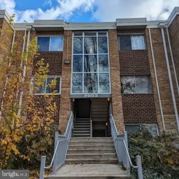 Multifamily Unit with Pool View