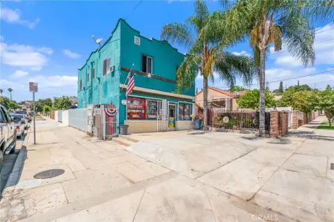 Mixed-Use Property with Grocery Market