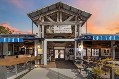 Englewood Restaurant & Bar Venue