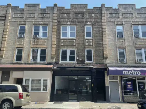 Mixed-Use Income Property in Greenville