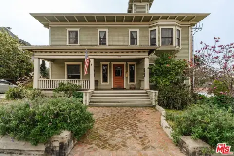 Victorian Multifamily Residence in Angelino