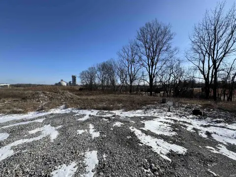Residential Land in Mitchell, IN