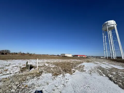 Residential Land in Mitchell, IN