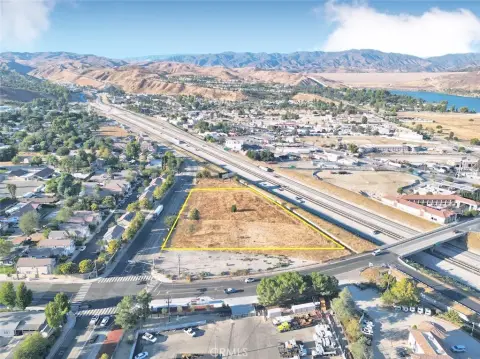 Prime Commercial Land Opportunity