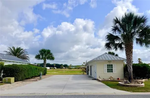 Luxury Motor Coach Resort Lot
