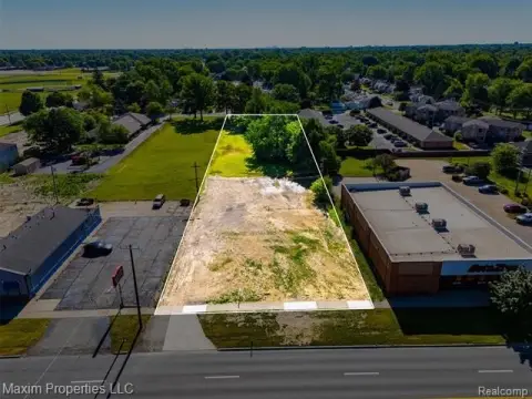 Commercial Land with Dual-Use Zoning