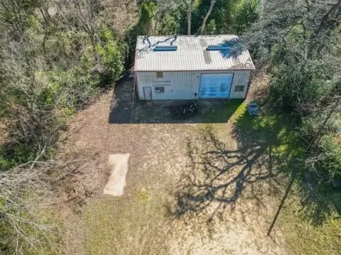 Mechanic Shop on Large Lot