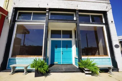 Downtown Palestine Commercial Opportunity