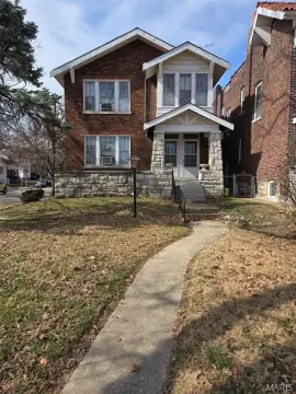 Spacious Duplex with Old Charm