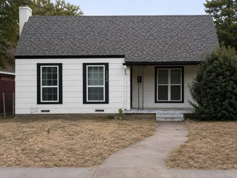 Vacant Duplex with Detached Garage