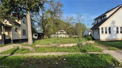 Residential Land in Cleveland, OH