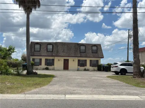 Quadplex Investment with 2-Bed Units