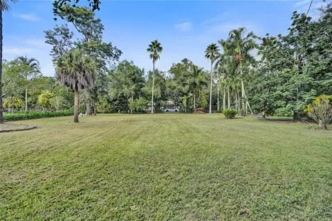 Residential Lot in Desirable Davie