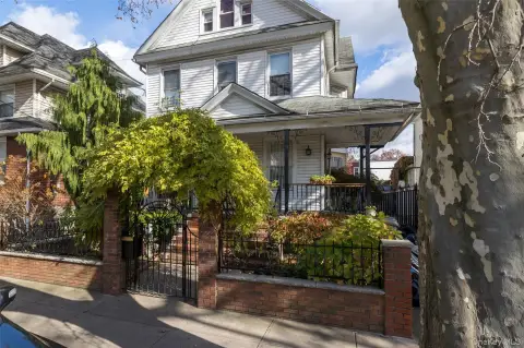 Detached Colonial Duplex