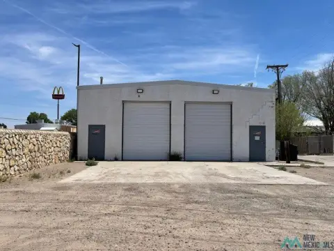 Leased Warehouse with Extra Lots