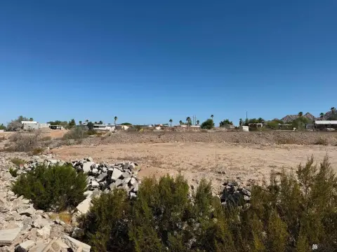 Spacious Land in North Foothills