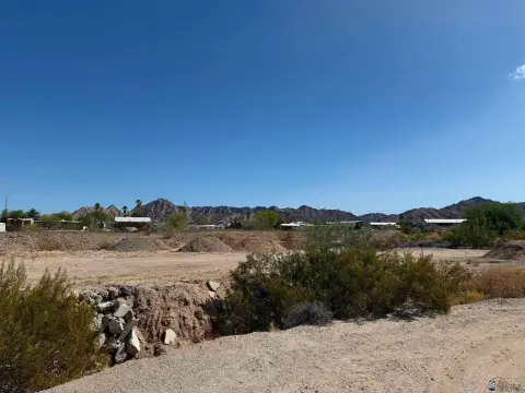 Spacious Land in North Foothills