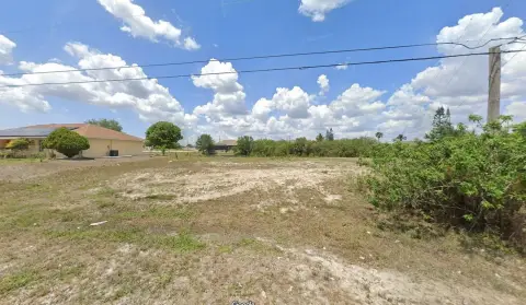 Canal-Front Lots in Cape Coral
