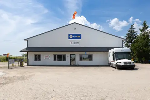 Automotive Service Shop with Residence