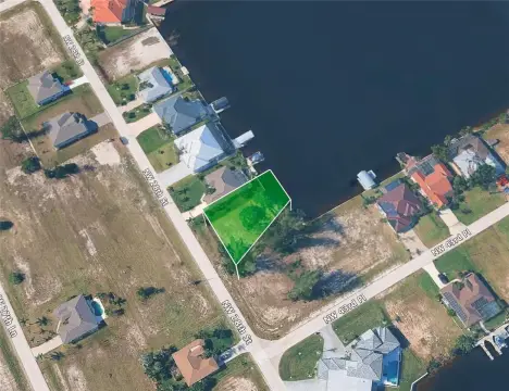 Waterfront Lot in Cape Coral