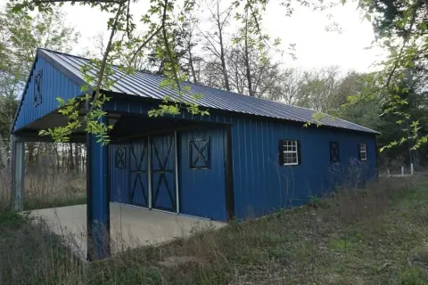 5 Acres with New Barn
