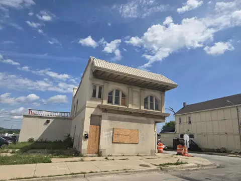 Zoned Specialty Commercial Property