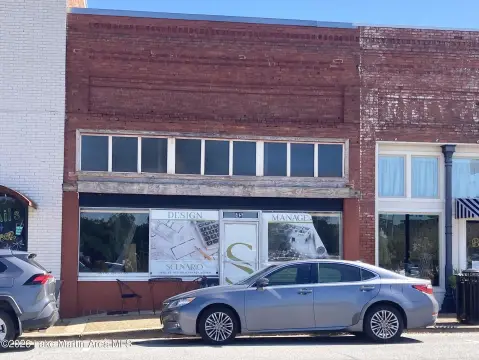 Mixed-Use Building with Open Floor