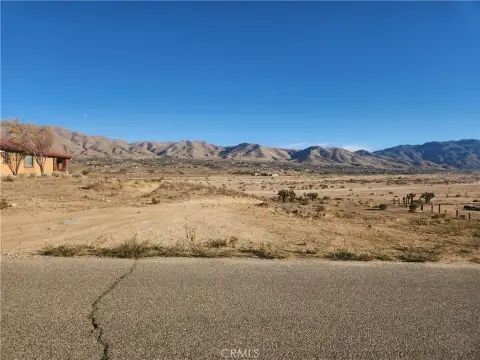 High Desert Land Parcel with Views