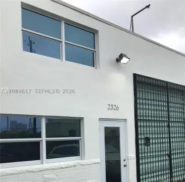 Small-Bay Flex Space with Roll-Up Door