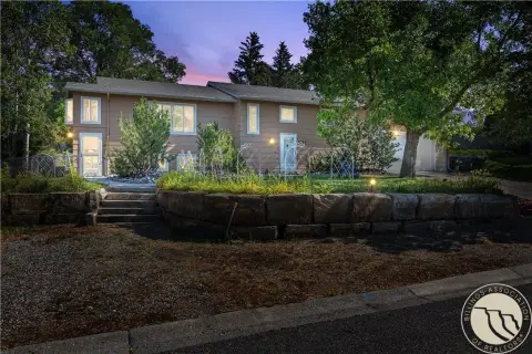 Duplex Residence with Private Lower Entry