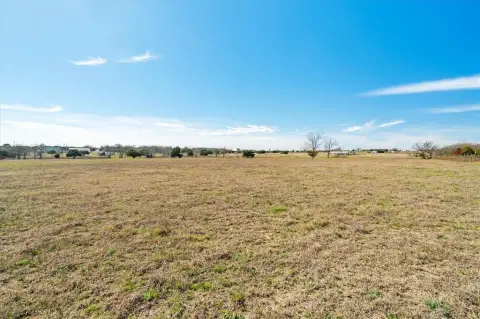 Spacious Land in Cleburne, TX