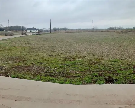 Residential Land in Shawnee, OK