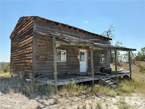 Hunting Land with Dry Cabin