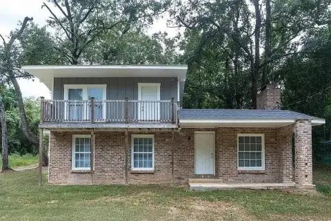 Two Detached Homes on Large Lot