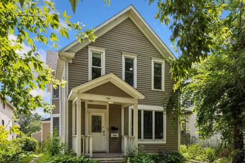 Up/Down Duplex with Garage