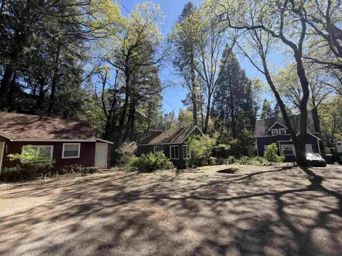 Dunsmuir Triplex with Tenant Income