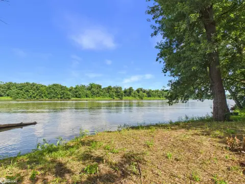 Adjacent Mississippi Riverfront Parcels