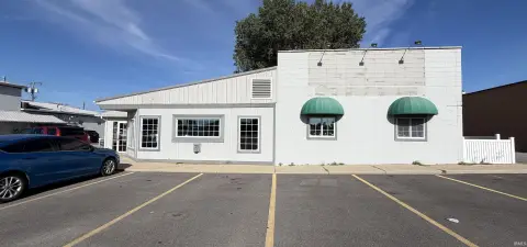 Flex Space with Warehouse Area