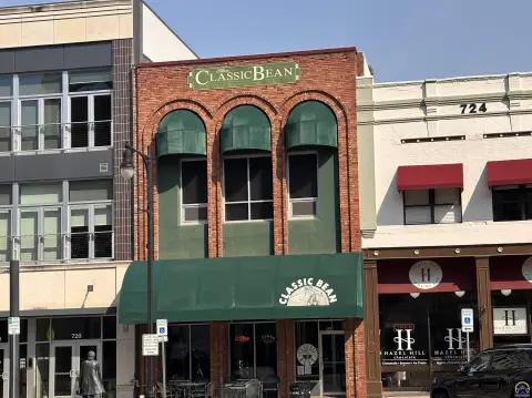 Commercial Building with Double Entrances