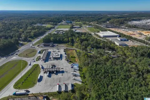 Calera Land For Commercial Use