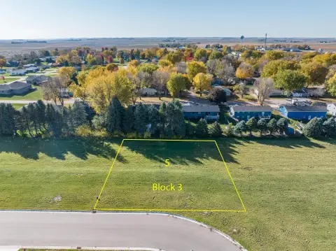 Residential Lot in Larchwood, IA