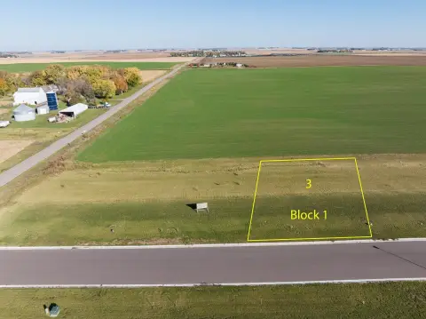 Residential Lot in Larchwood, IA