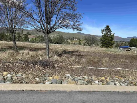 Residential Lot with Mountain Views