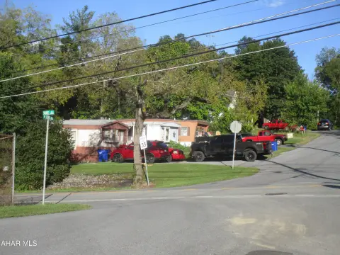 Four-Spot Trailer Park
