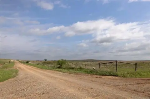 Open-Pasture Agricultural Land Tract