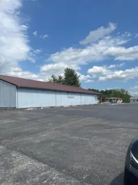 Versatile Commercial Building Near Dale Hollow